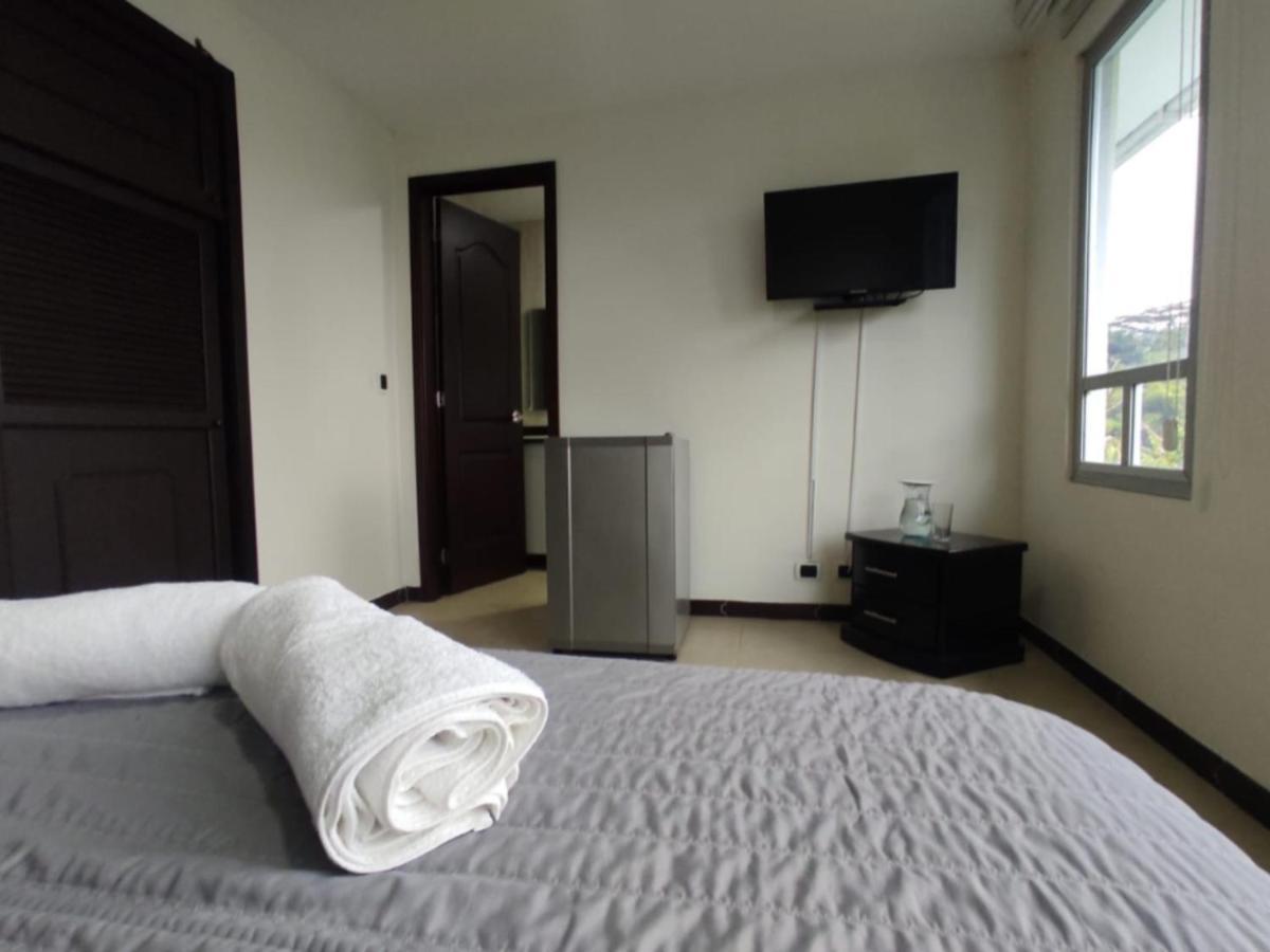 Habitacion Privada En Finca Turistica Hualcala ลาเมซา ภายนอก รูปภาพ